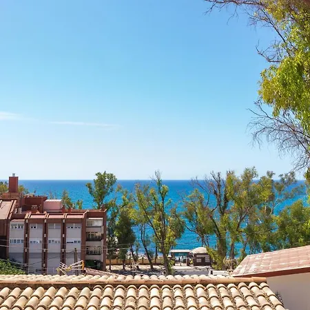 Casa De La Playa. House With Magnificent Sea Apartment *